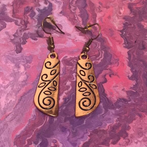 None Jewelry - Copper Toned Abstracted Etched Unbranded Dangle Earrings